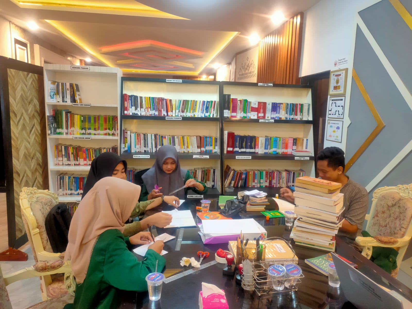 Pelaksanaan Magang Mahasiswa/i Universitas Islam Negeri Prodi Ilmu Perpustakaan dan Informasi Islam di Perpustakaan Hukum JDIH Biro Hukum Setdaprov Lampung